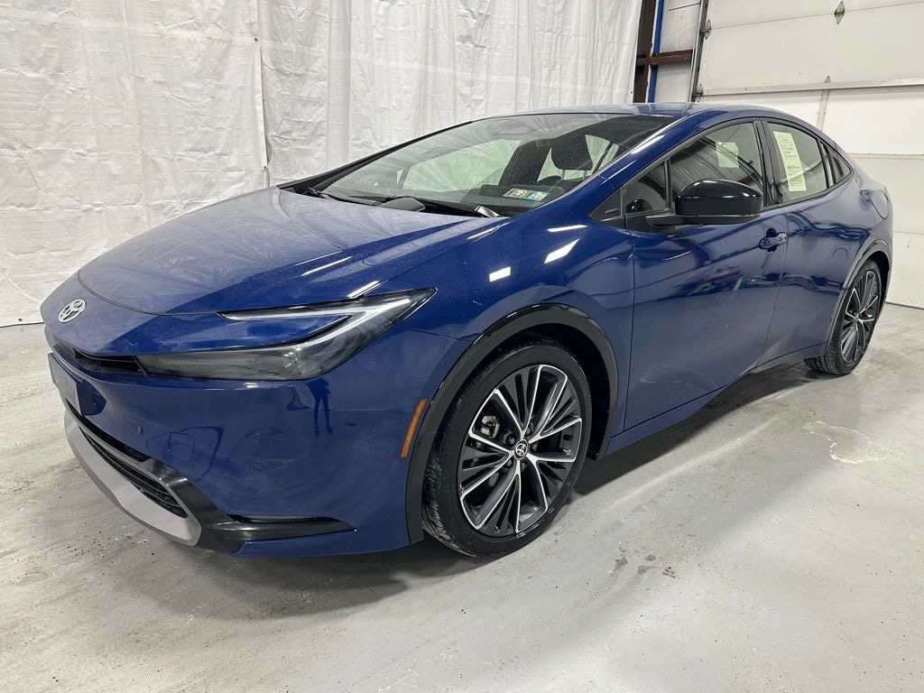 Used 2025 Toyota Prius XLE Hatchback