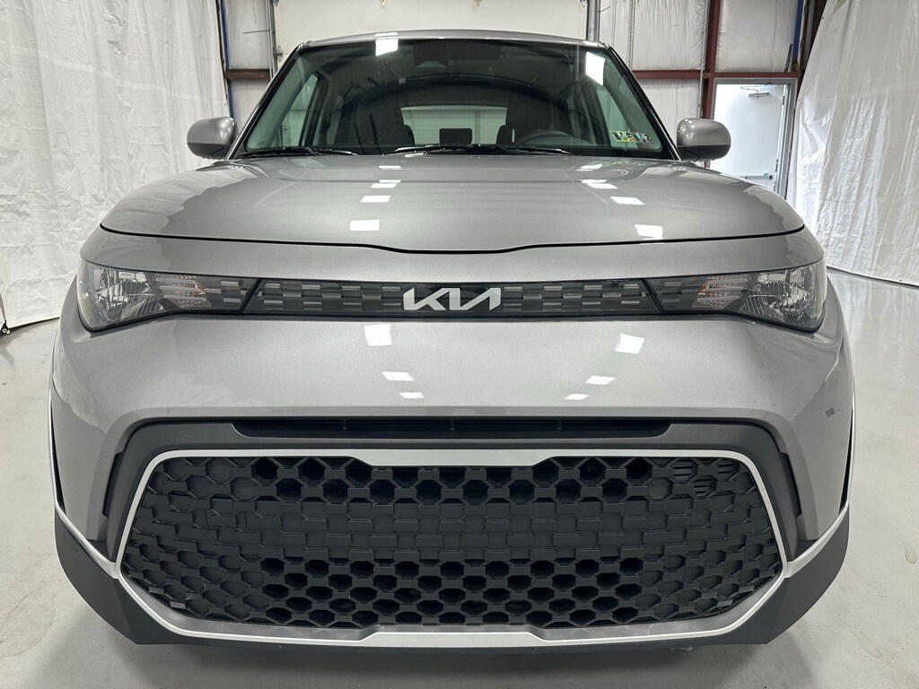 2024 Kia Soul LX photo 2