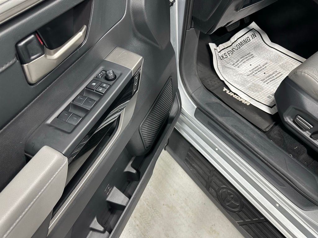 2025 Toyota Tundra Limited - Photo 9