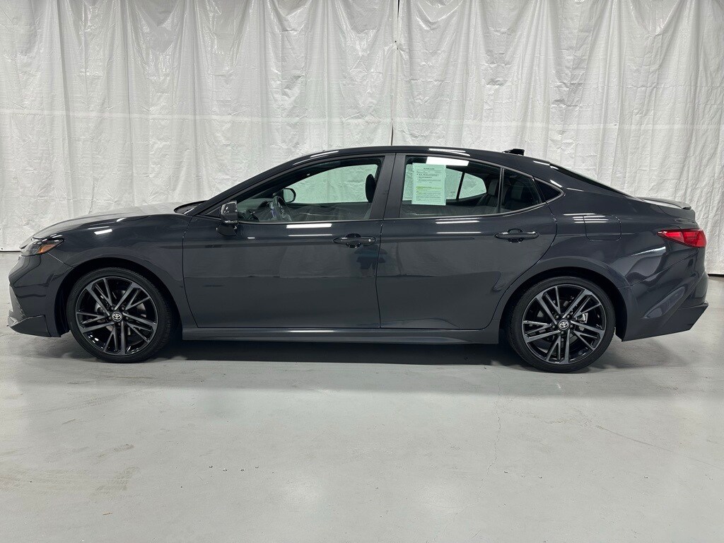 2025 Toyota Camry XSE photo 4
