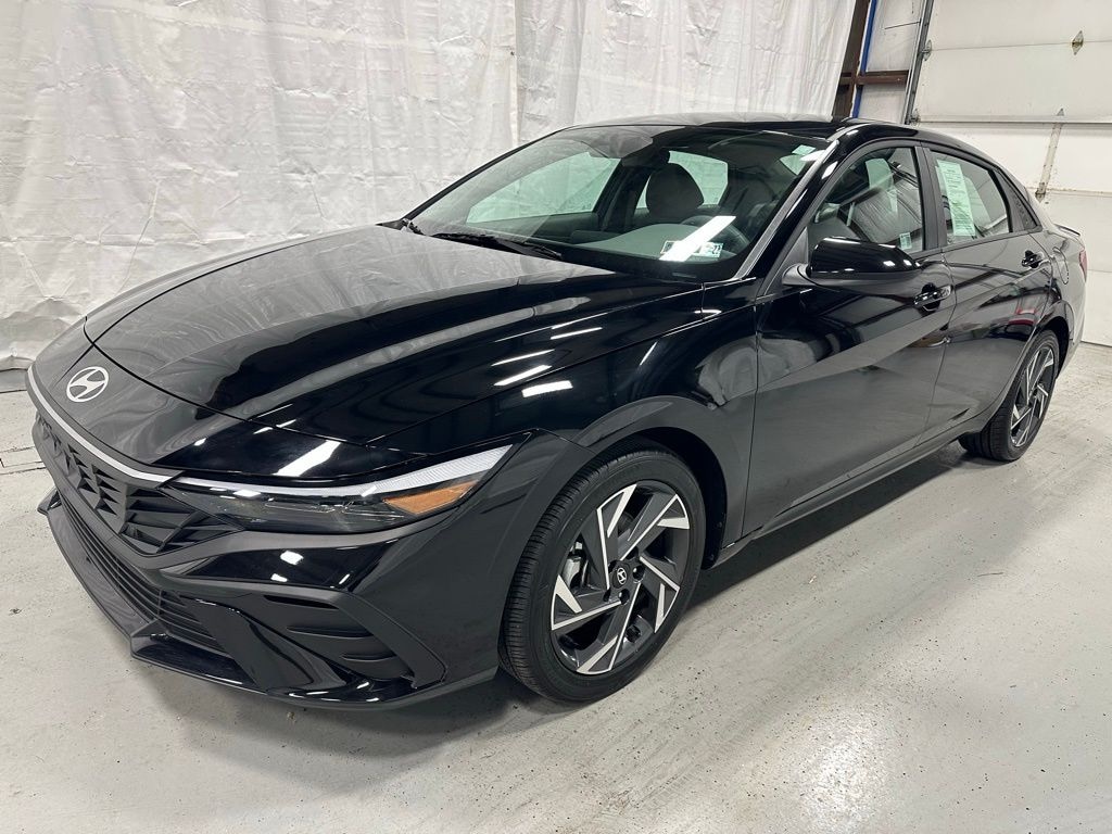 Used 2025 Hyundai Elantra SEL Sport Sedan