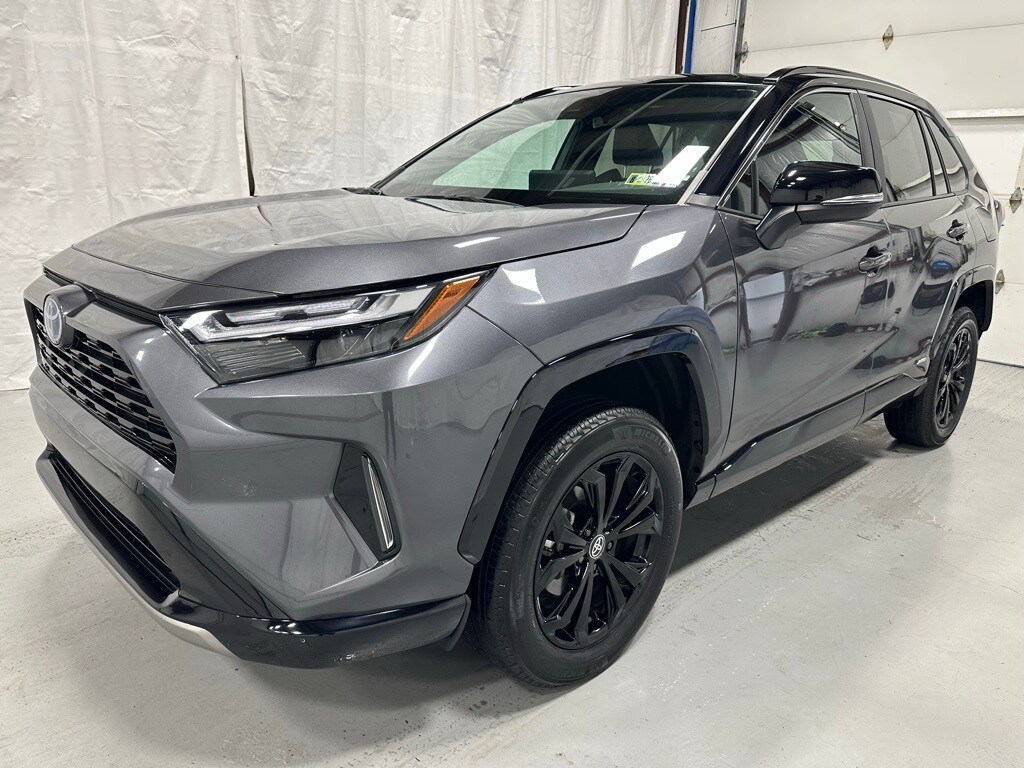 2024 Toyota RAV4 Hybrid XSE photo 3