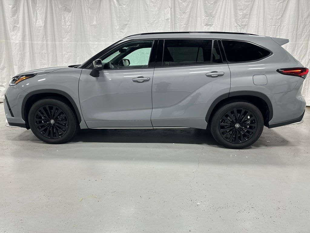 Used 2025 Toyota Highlander XSE SUV