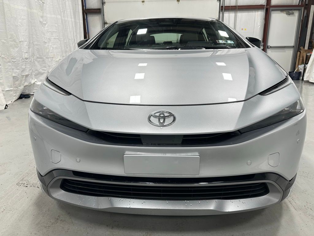 Used 2025 Toyota Prius XLE Hatchback