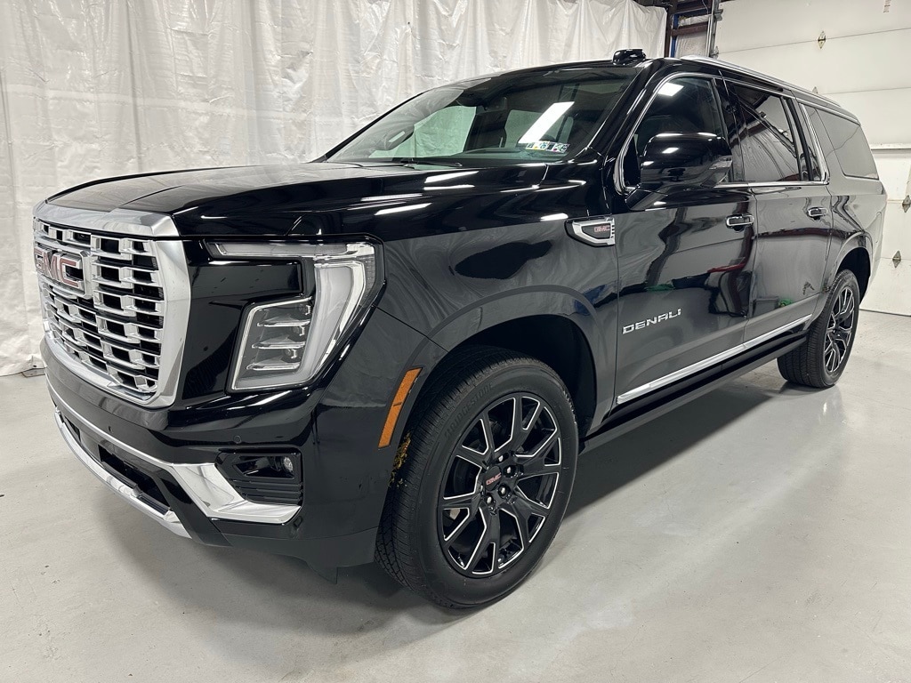 Used 2025 GMC Yukon XL Denali SUV