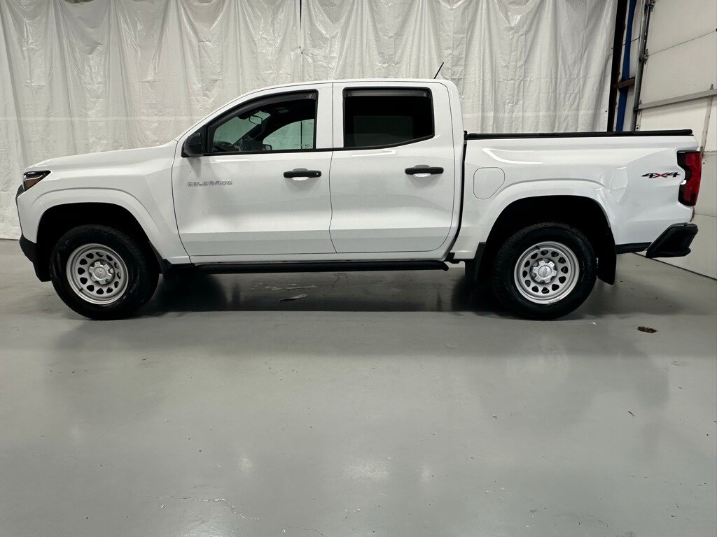 2024 Chevrolet Colorado photo 4