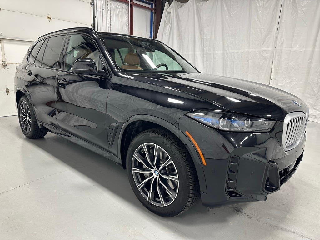 2026 BMW X5 50e's photo