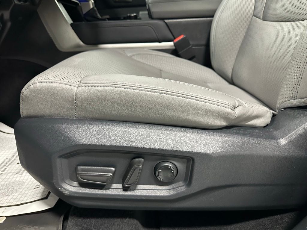 2025 Toyota Tundra Limited - Photo 12