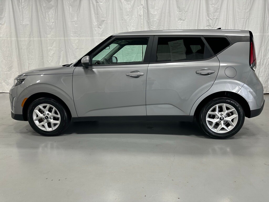 2024 Kia Soul LX photo 4