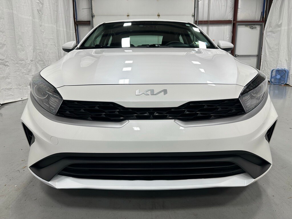 2024 Kia Forte LXS photo 2