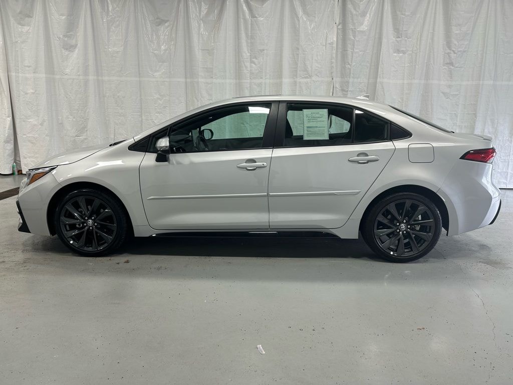 Used 2025 Toyota Corolla SE Sedan