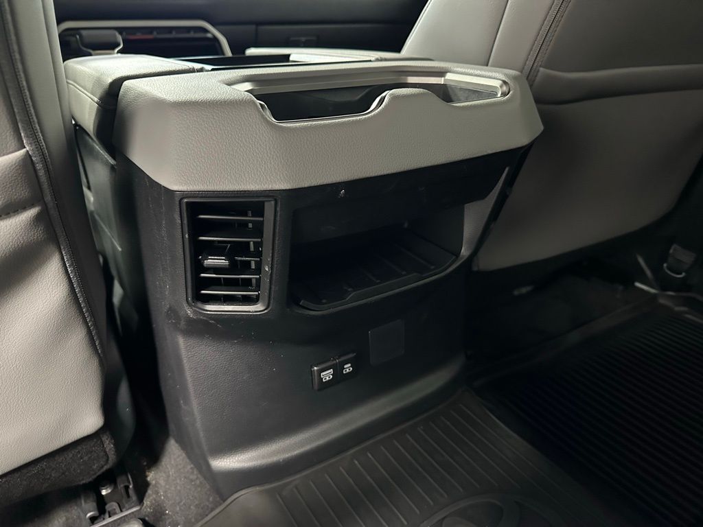 2025 Toyota Tundra Limited - Photo 47