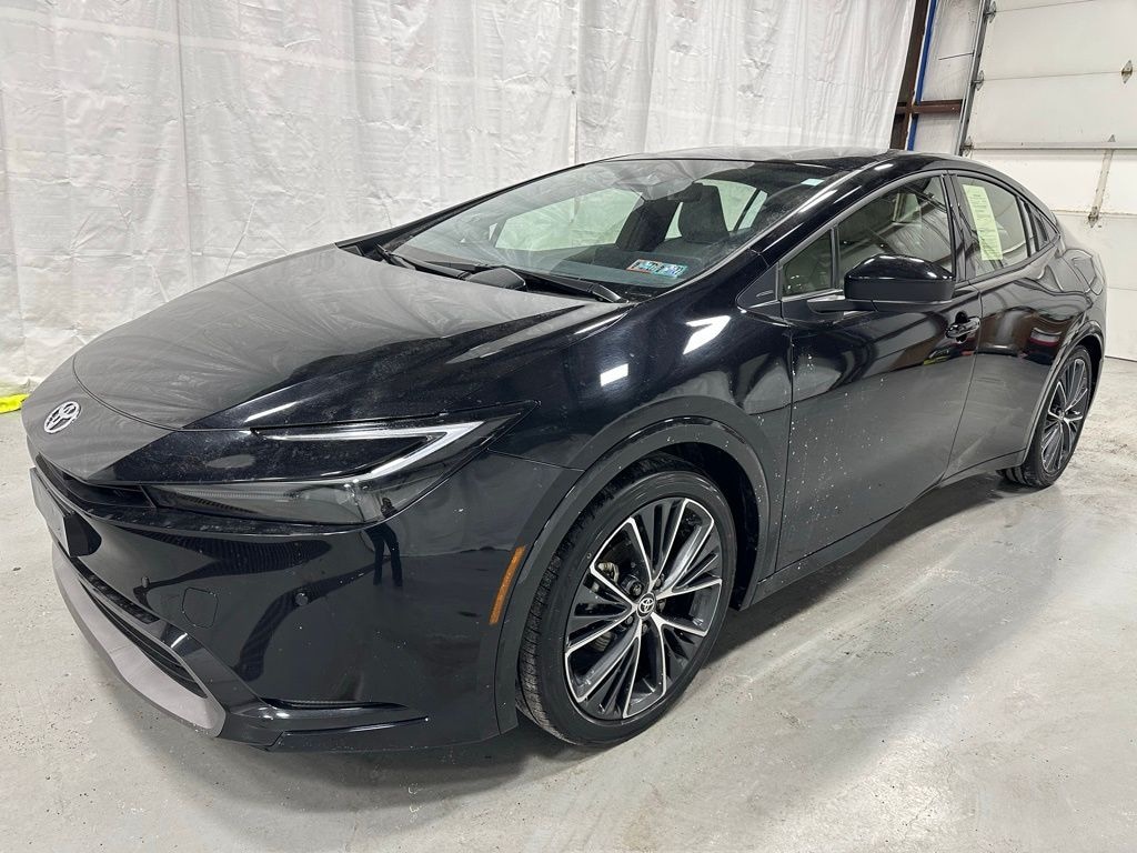 Used 2025 Toyota Prius XLE Hatchback