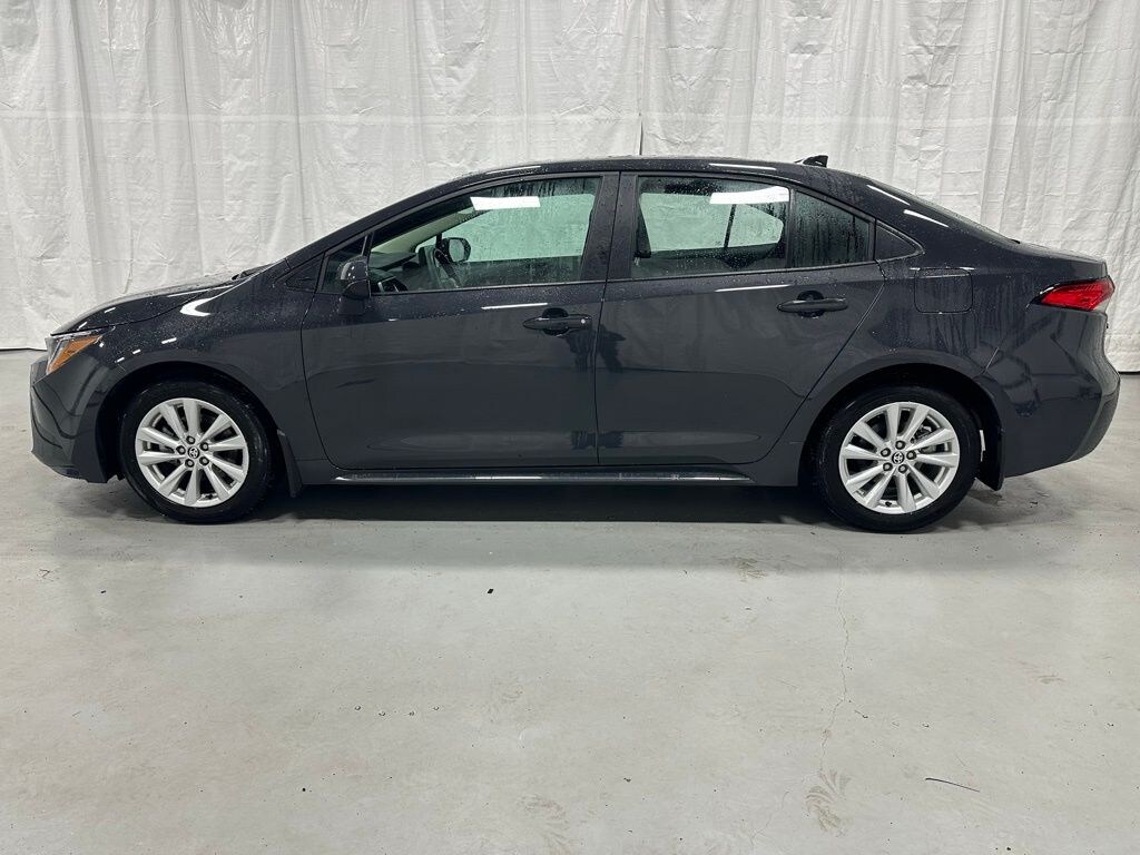 Used 2025 Toyota Corolla LE Sedan