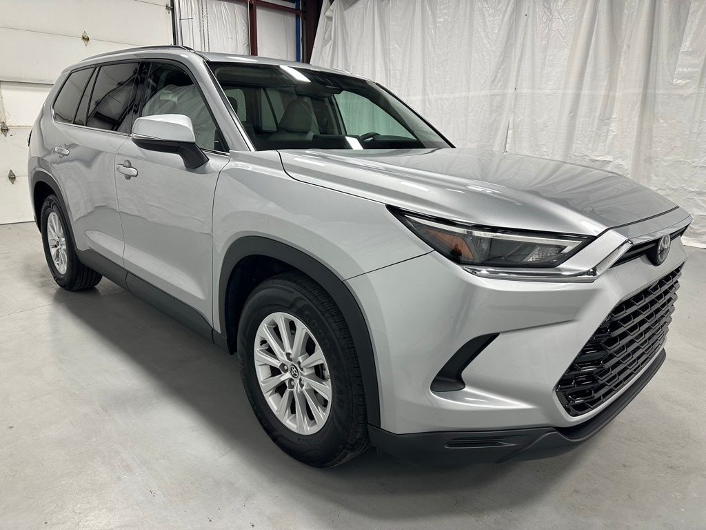 2025 Toyota Grand Highlander XLE's photo