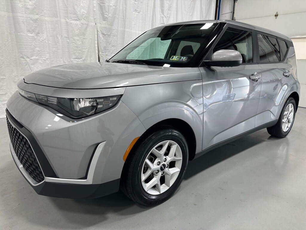 2024 Kia Soul LX photo 3