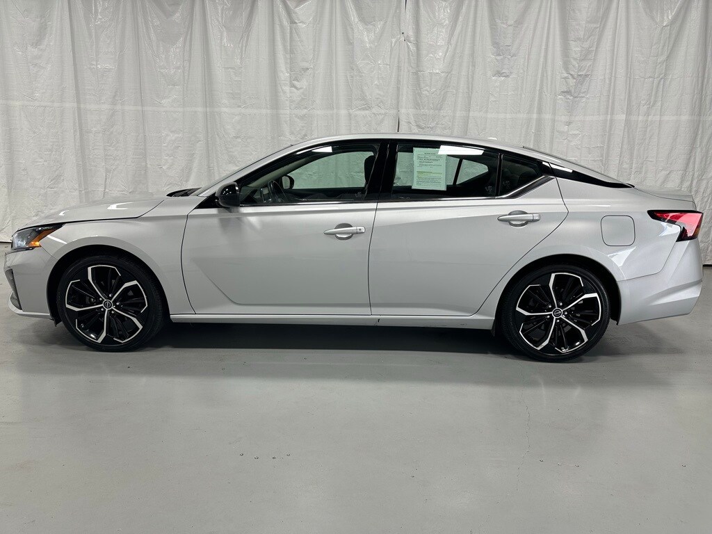 2024 Nissan Altima 2.5 SR photo 4