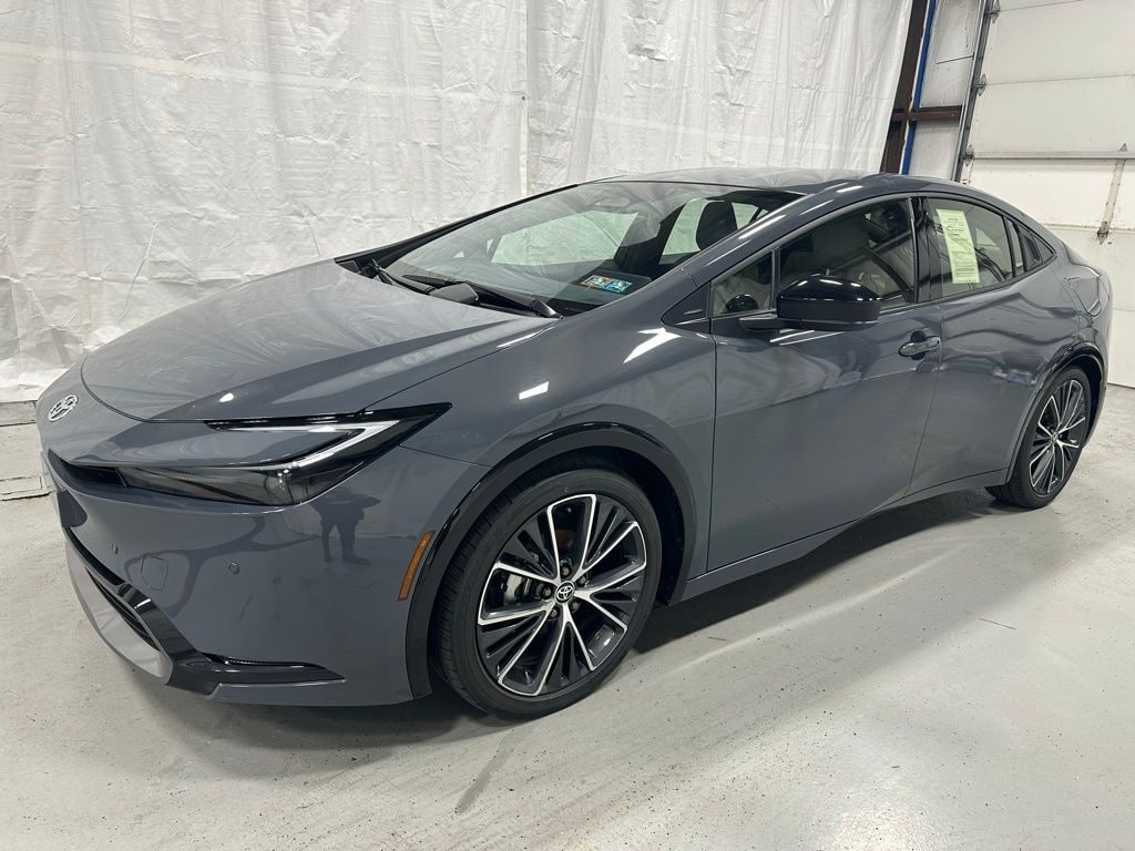 Used 2025 Toyota Prius XLE Hatchback