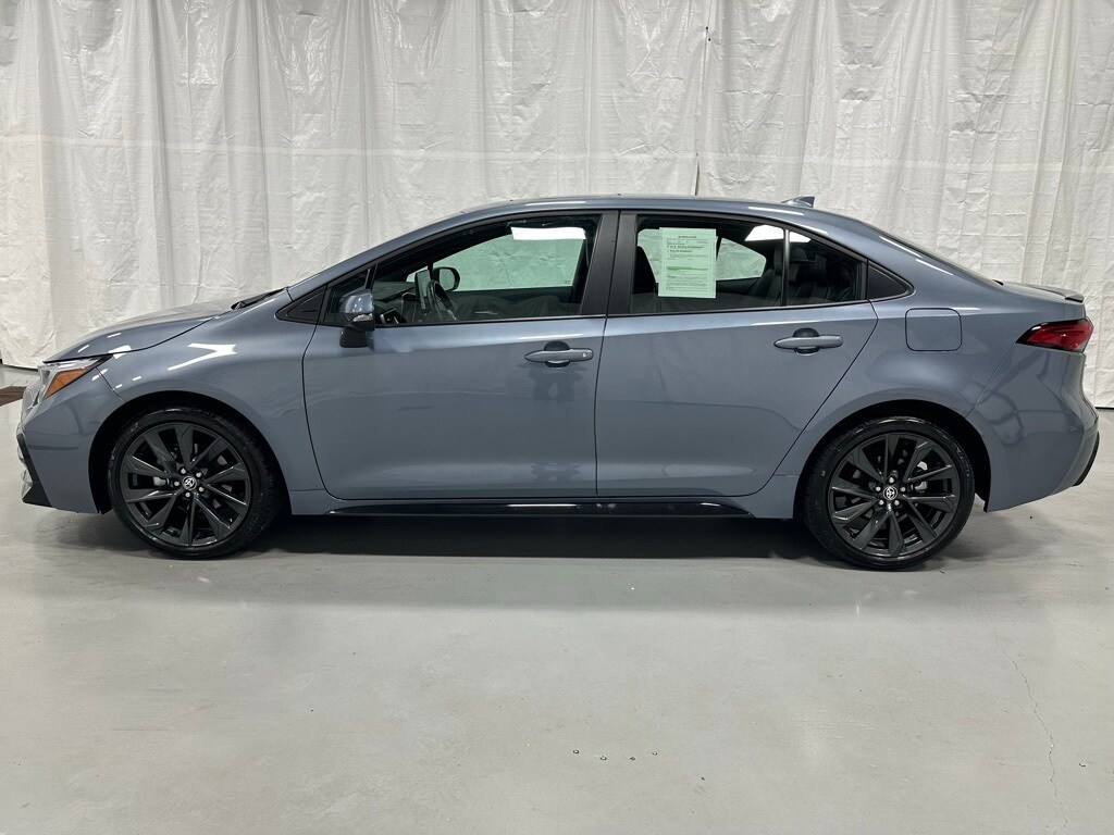2025 Toyota Corolla XSE photo 4