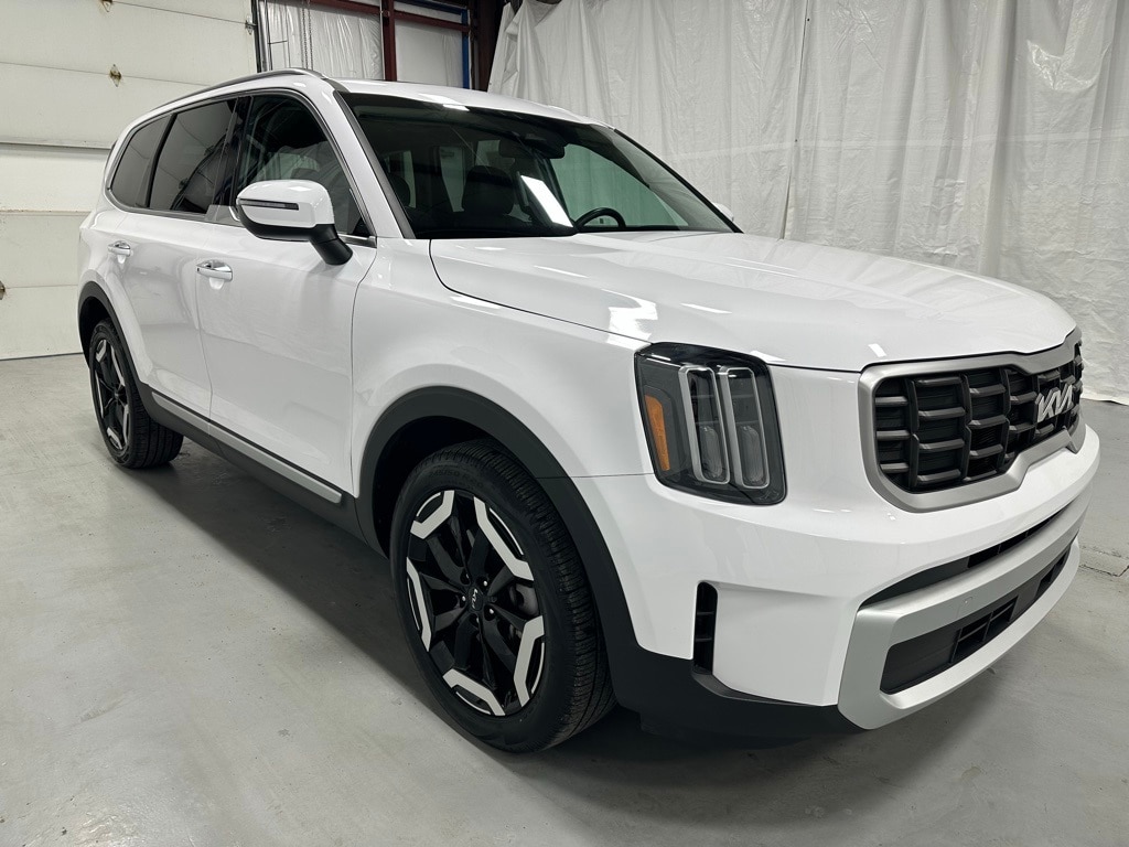 2025 Kia Telluride S's photo