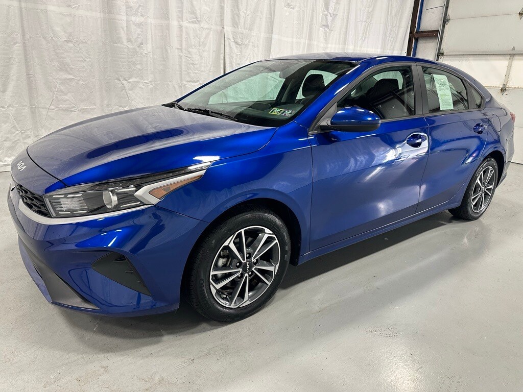 2024 Kia Forte LXS photo 3