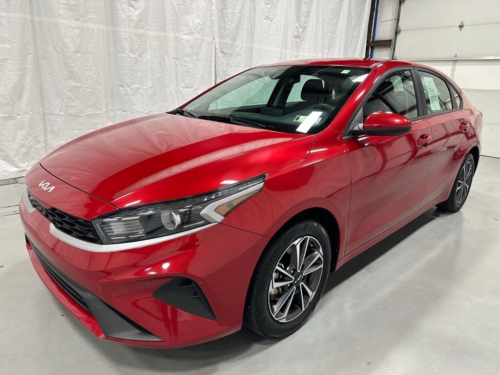 2024 Kia Forte LXS photo 3