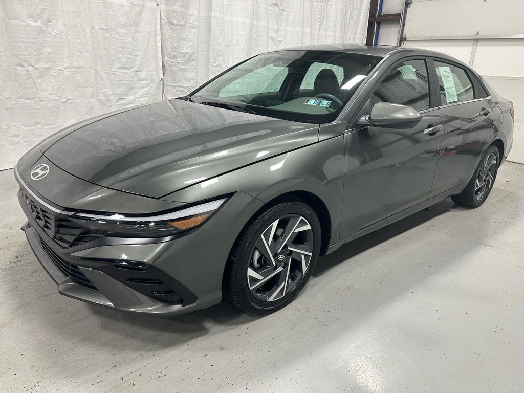 Used 2025 Hyundai Elantra SEL Convenience Sedan