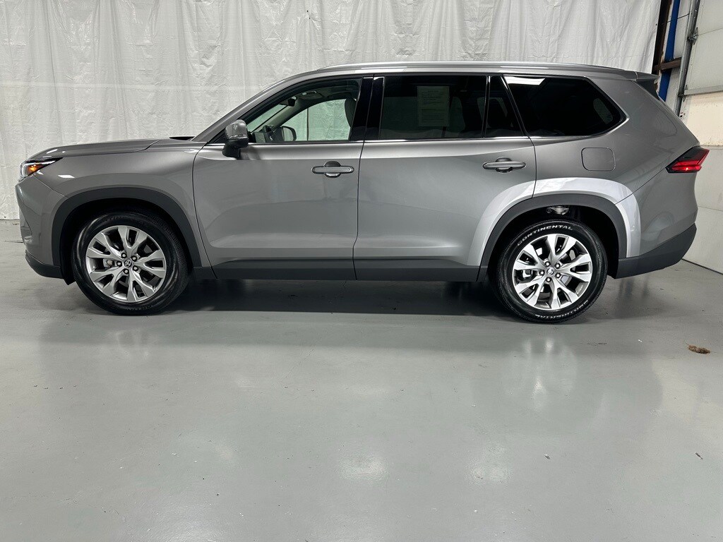 2025 Toyota Grand Highlander Limited photo 2