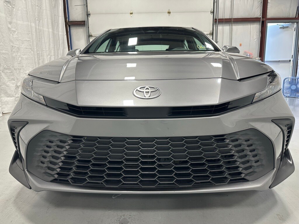 2025 Toyota Camry SE photo 2