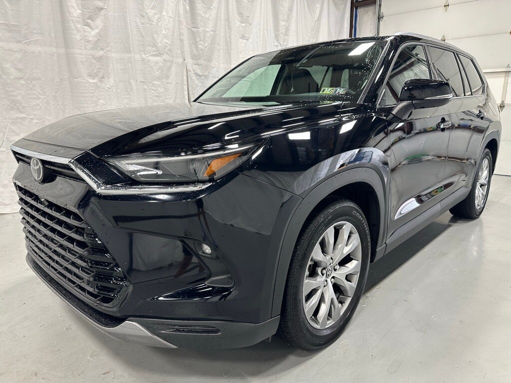2025 Toyota Grand Highlander Limited photo 3