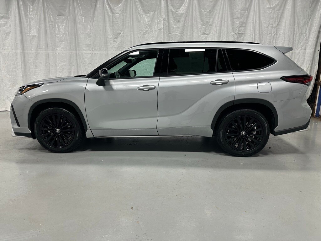 2025 Toyota Highlander XSE photo 4
