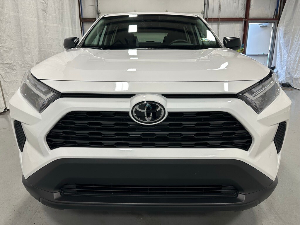2025 Toyota RAV4 LE photo 2