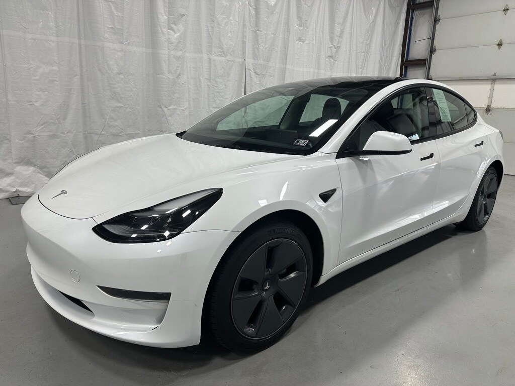 2023 Tesla Model 3 photo 3