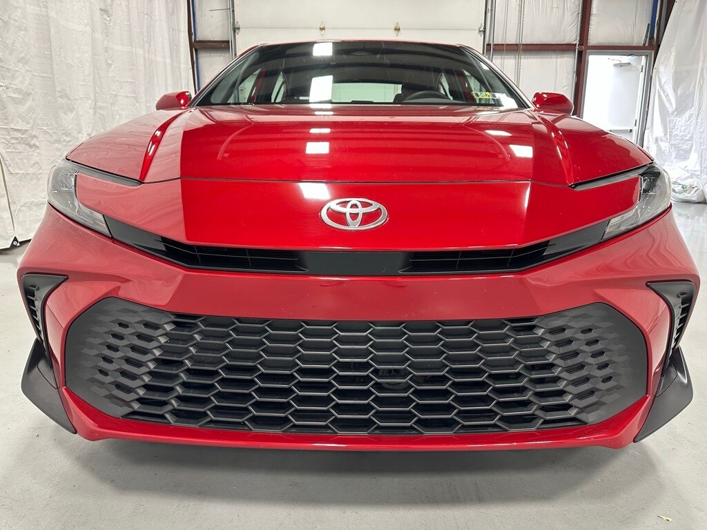 2025 Toyota Camry SE photo 2