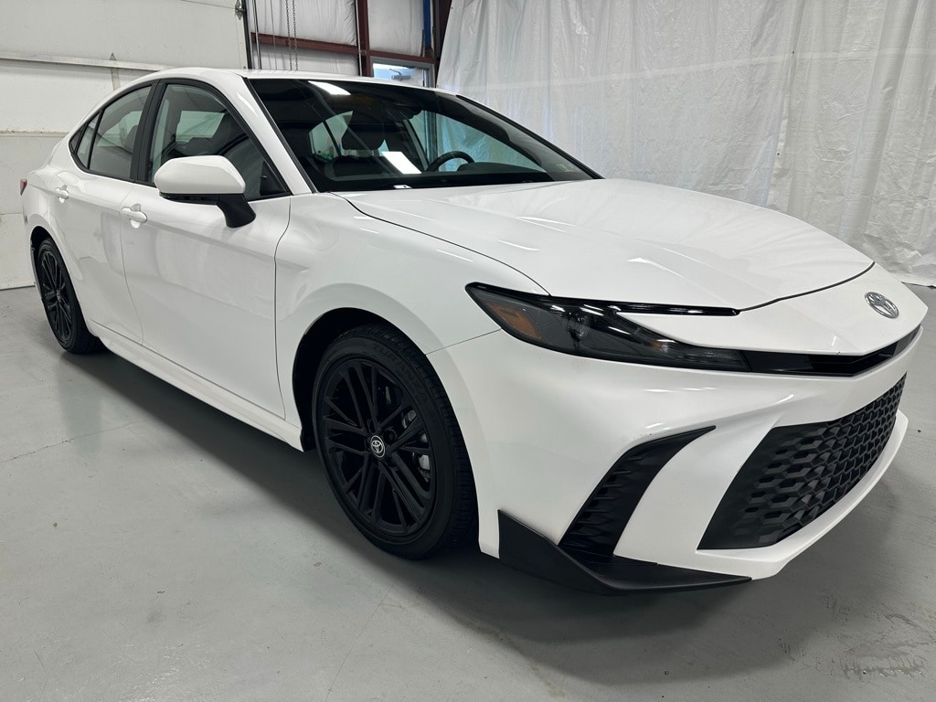 Used 2025 Toyota Camry SE Sedan