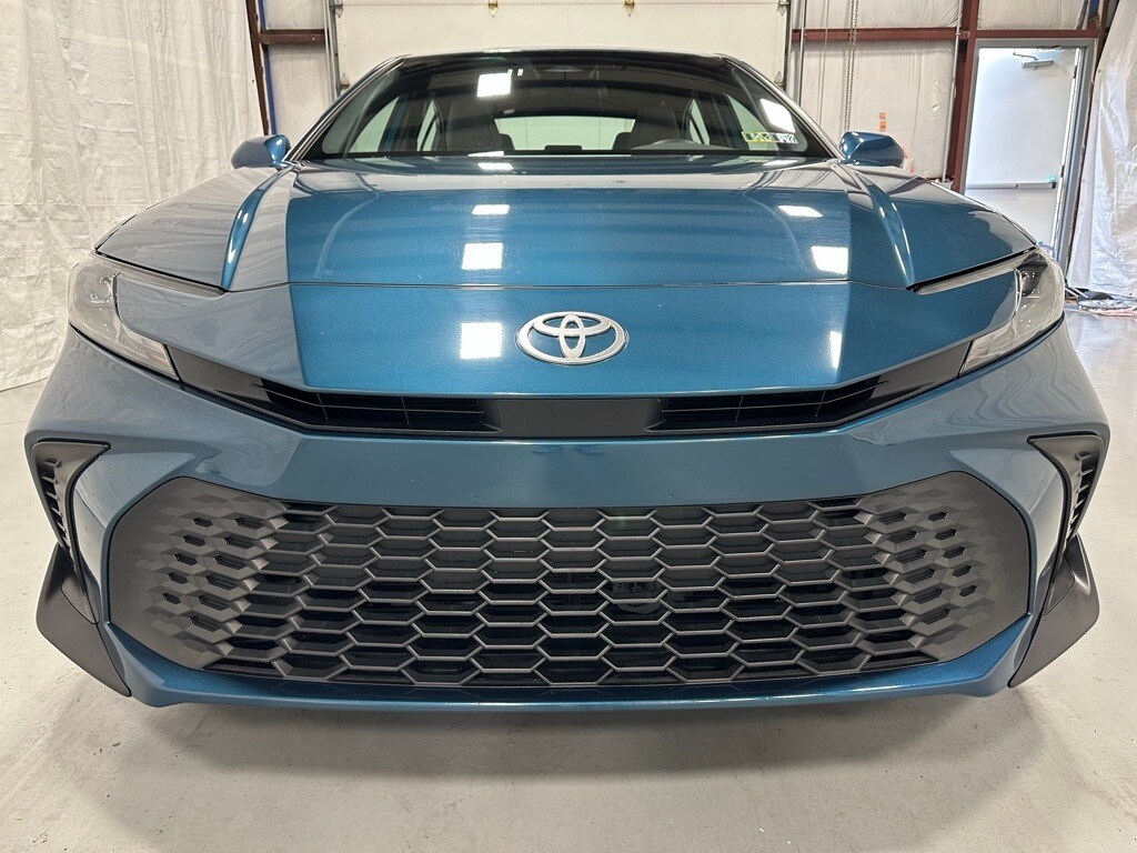 2025 Toyota Camry SE photo 2