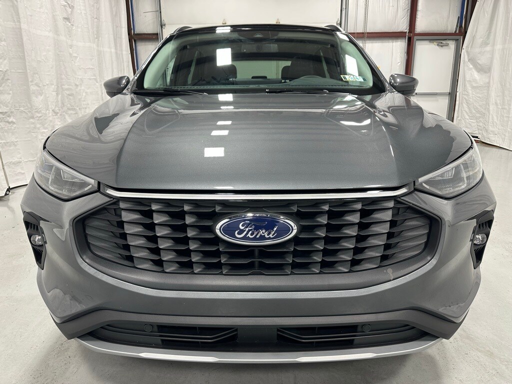 2025 Ford Escape Platinum photo 2