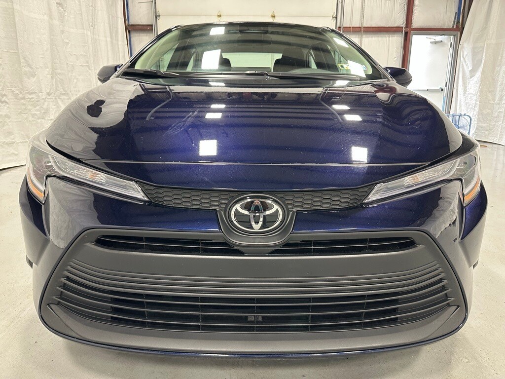 2025 Toyota Corolla LE photo 2