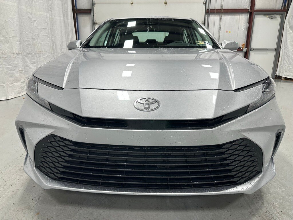 2025 Toyota Camry LE photo 2