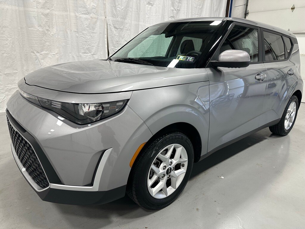 2024 Kia Soul LX photo 3