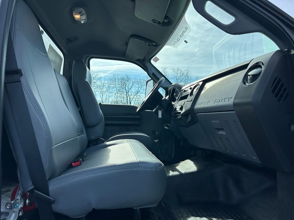 2024 Ford F-650 - Photo 38