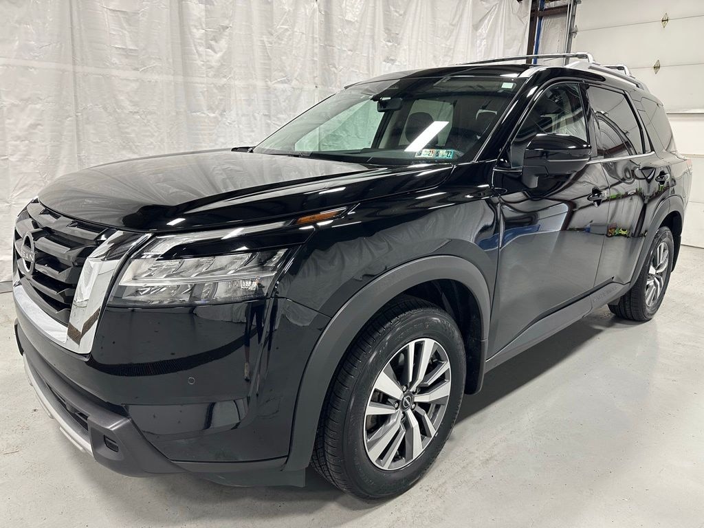 Used 2024 Nissan Pathfinder SL SUV