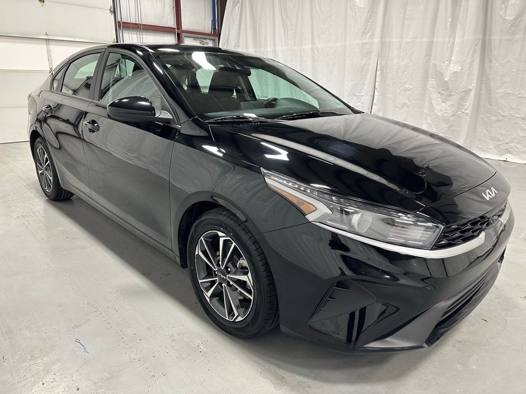 2024 Kia Forte LXS's photo