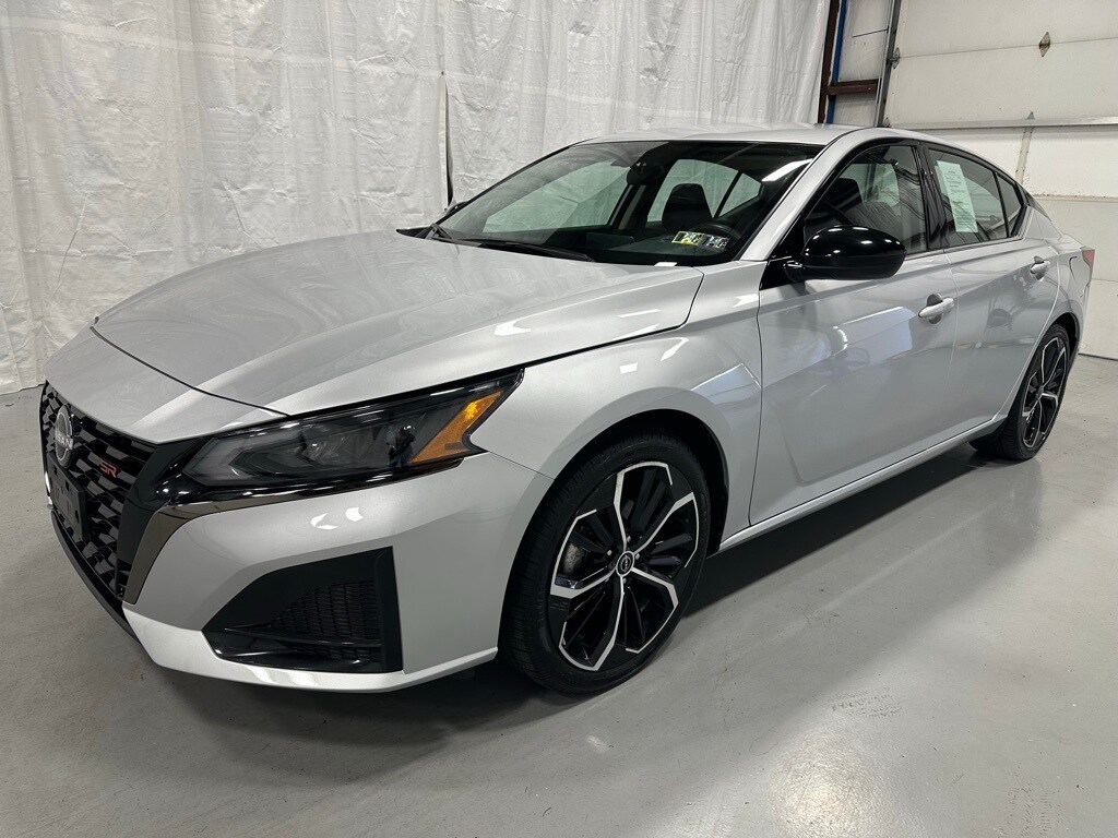 2024 Nissan Altima 2.5 SR photo 3