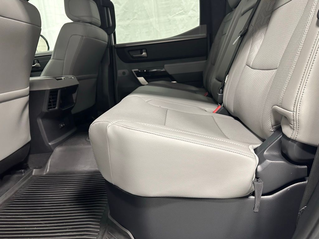 2025 Toyota Tundra Limited - Photo 43