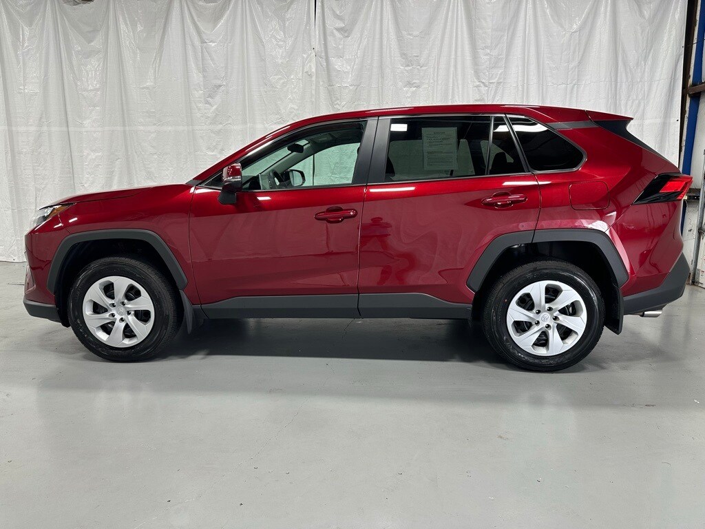 2025 Toyota RAV4 LE photo 2