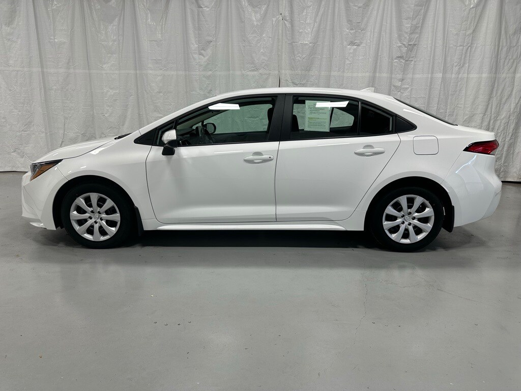 2024 Toyota Corolla LE photo 4
