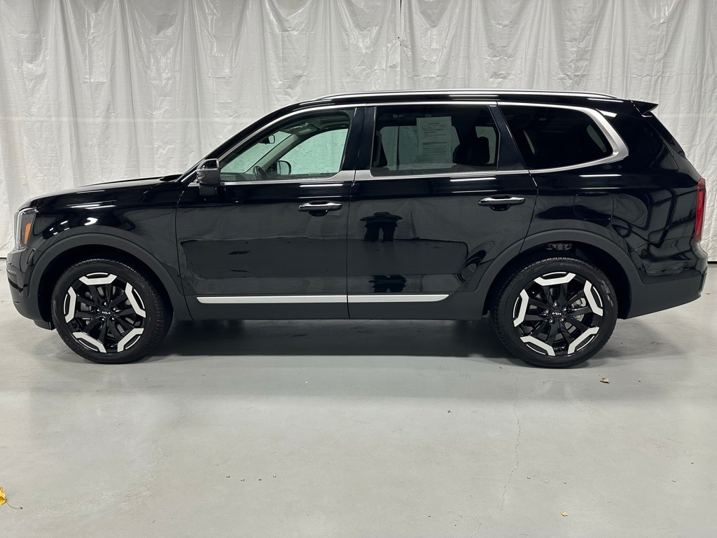 Used 2025 Kia Telluride S SUV