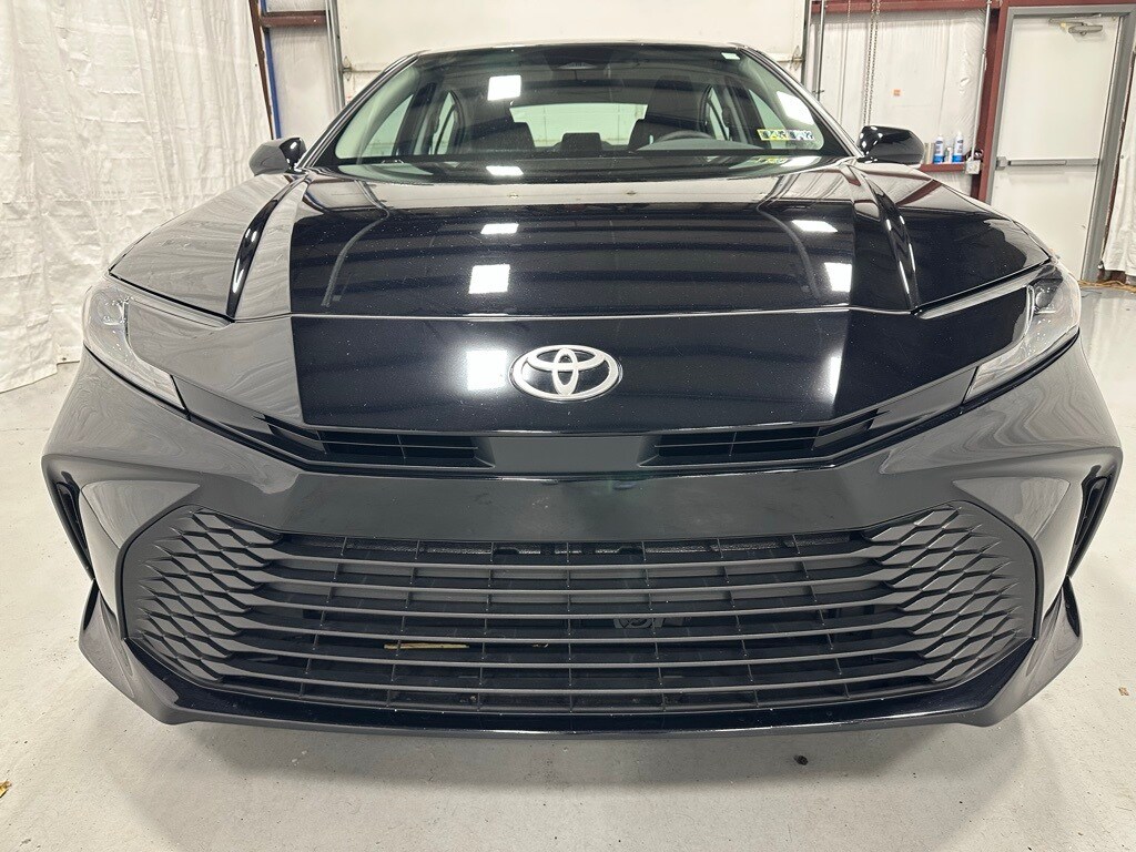 2025 Toyota Camry LE photo 2