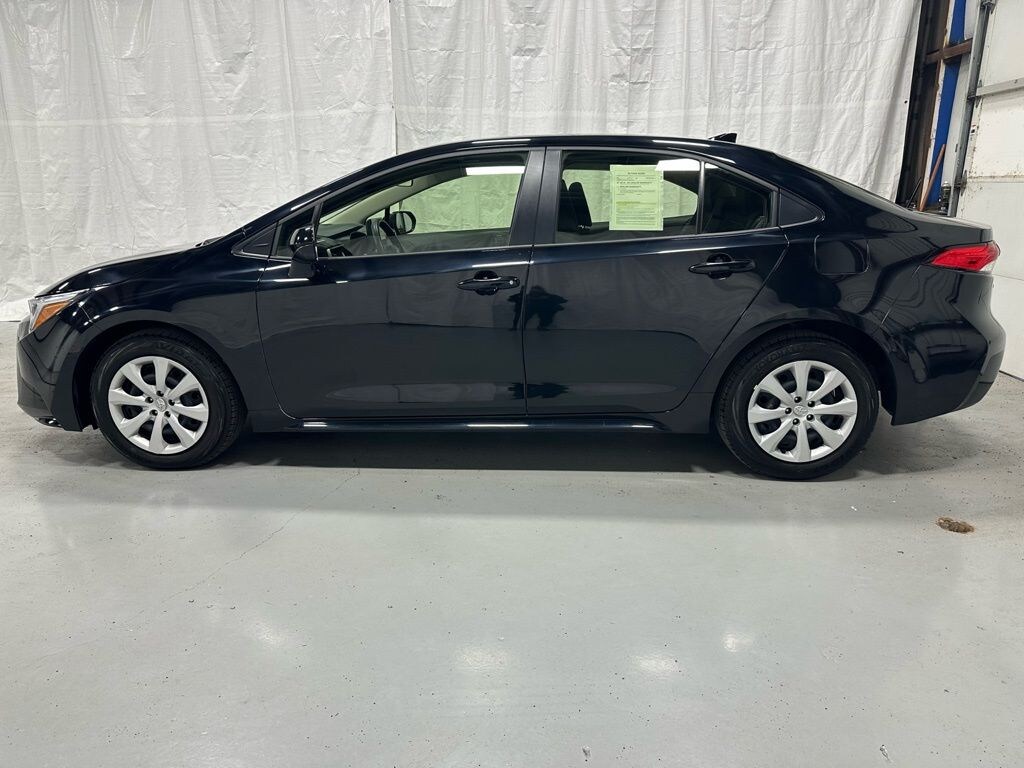 Used 2025 Toyota Corolla Hybrid LE Sedan